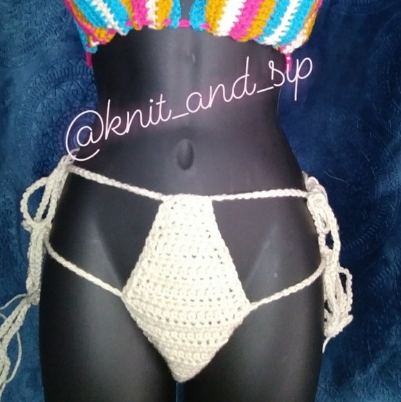 Bikini - Picture 4 of 4